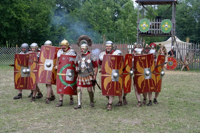 Roman_legion_at_attack__span