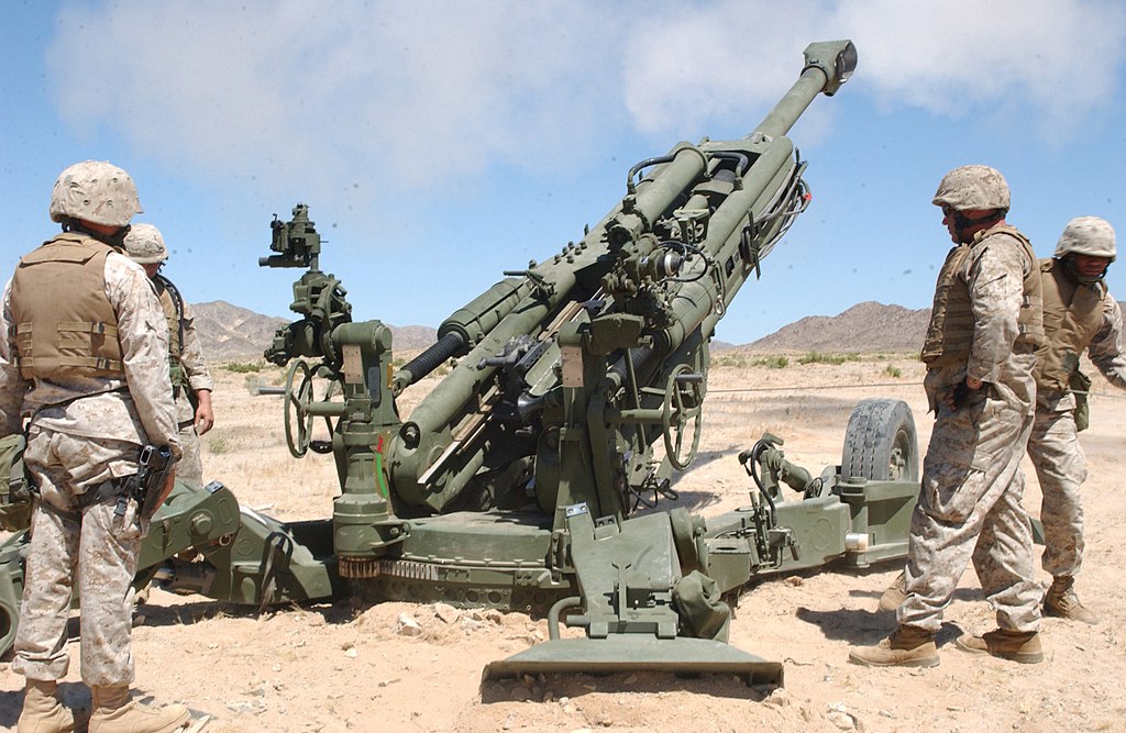 1024px-M777_howitzer_rear