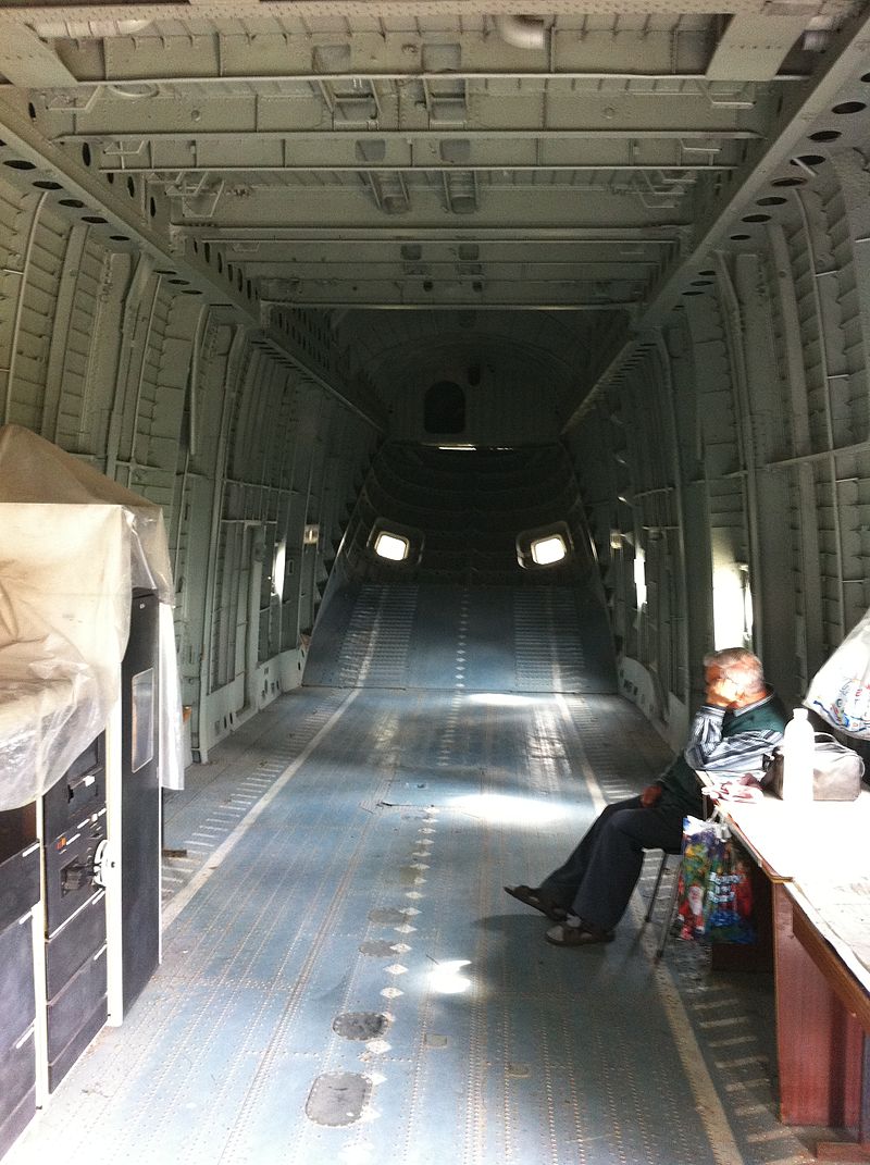 800px-Mil_Mi-26_Russian_helicopter_cargo_compartment