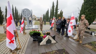 სამხედრო მოსამსახურეებმა არჩილ ტატუნაშვილის ხსოვნას პატივი მიაგეს