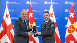 თავდაცვის მინისტრმა სამხედრო მოსამსახურეები დააჯილდოვა